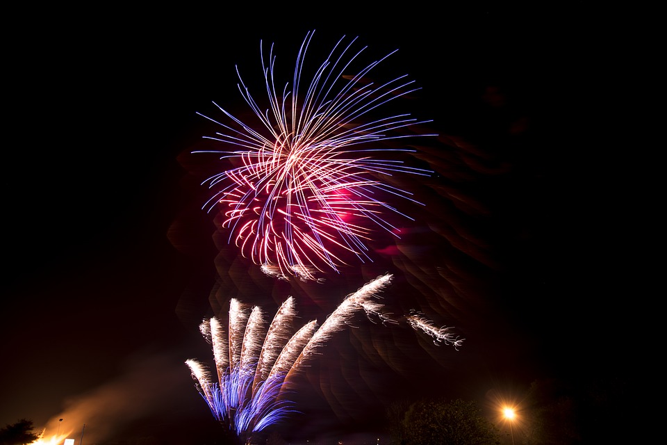 fireworks-1802065_960_720.jpg